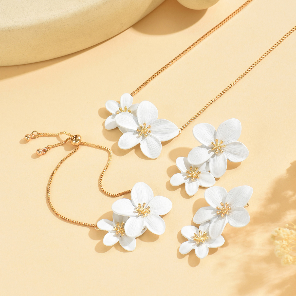 Women's Summer 3pcs Flower Collar Necklace & Earrings Set